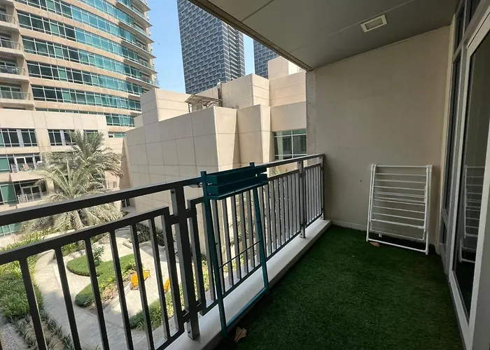 Beautiful And Cozy 2 Bedroom Apartment In The Heart Of Downtown
